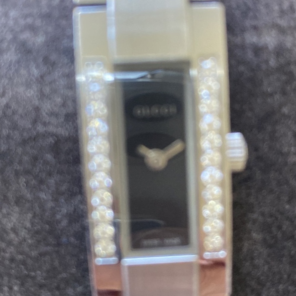 Gucci diamond watch. Never worn.